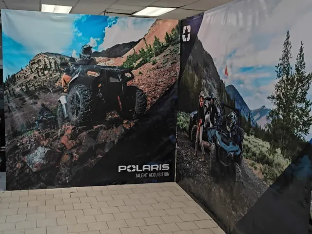 Backdrop de gran formato de dos paños para Polaris Talent Acquisition en Monterrey